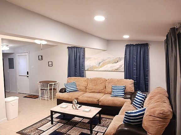 4th image of 1021 Roosevelt St
