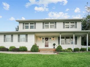 5 Dawn Ct, Chester, NY 10918