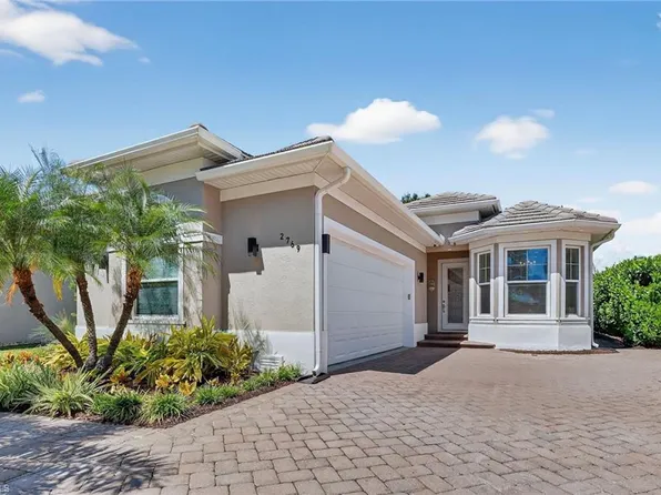 2769 Linda DR, NAPLES, FL 34112
