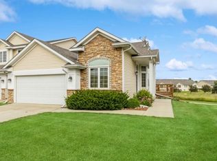 10119 N Glenstone Ct, Johnston, IA 50131