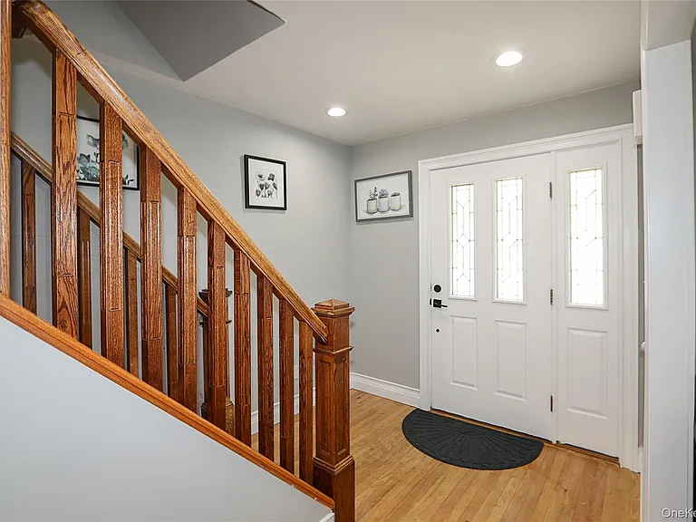 11 Otsego Ave — Photo 3