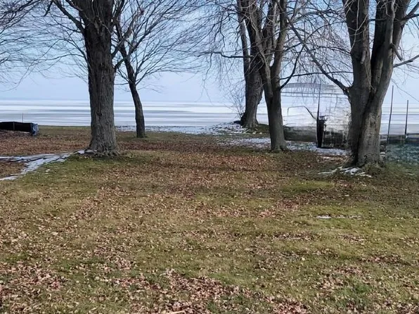 W Shore Dr, Houghton Lake, MI 48629