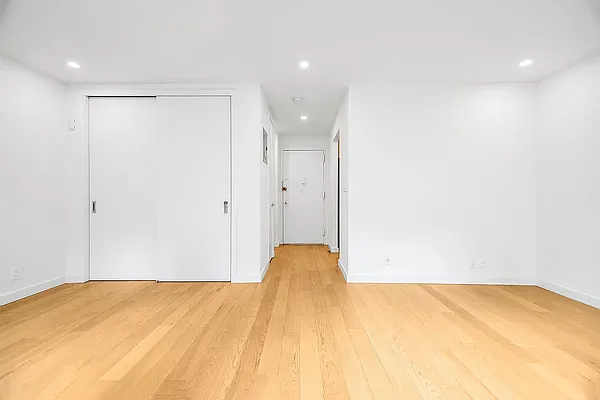 Rented by REAL New York | media 6