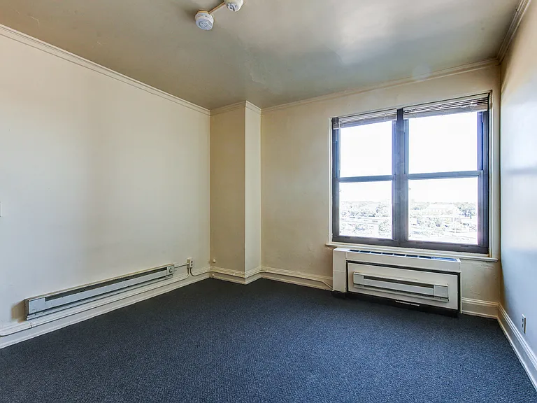 Unit bedroom
