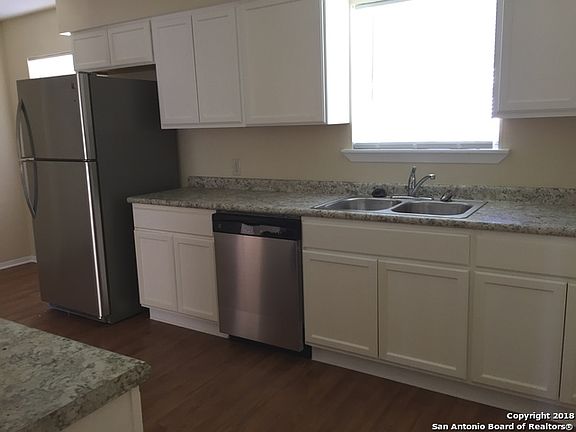 3rd image of 539 Rexford Dr