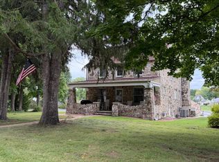 798 Valley Rd, Enola, PA 17025