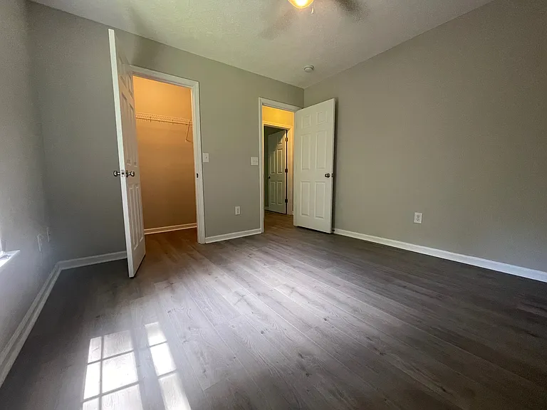 418 Callie Dr — Photo 15
