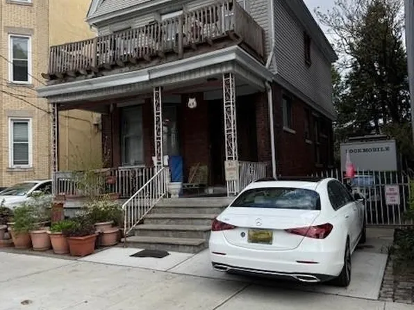 212 52nd St, West New York, NJ 07093