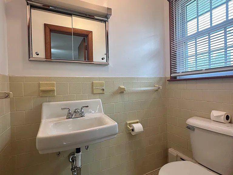152 Evarts St — Photo 18