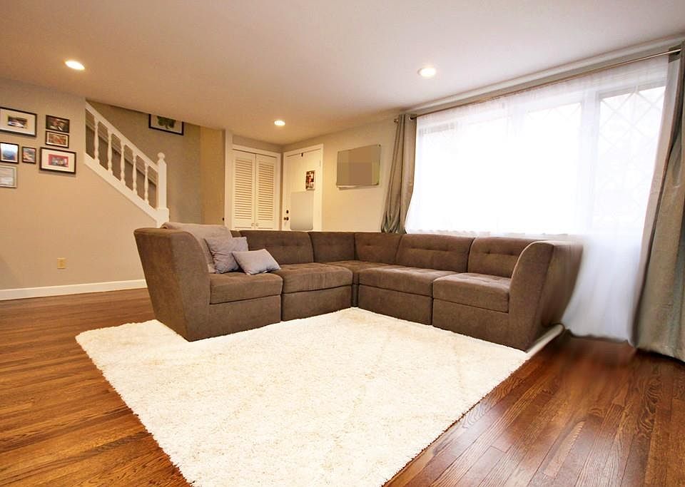 1st image of 83 Smith Dr