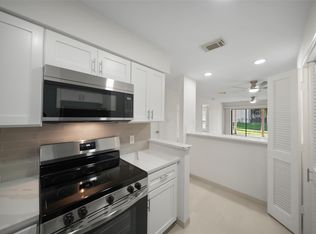 101 Lakeview Ter #D, Montgomery, TX 77356