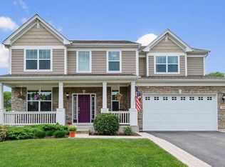 741 Amber Ridge Ave, Glen Ellyn, IL 60137