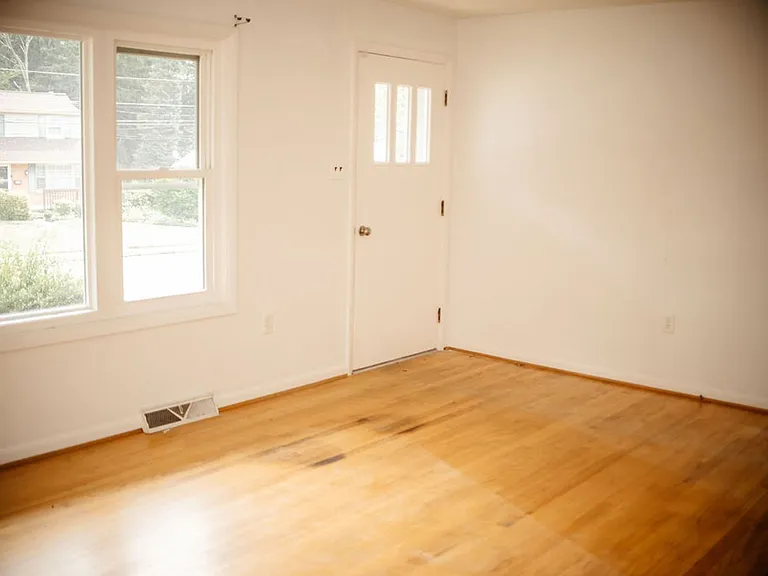 425 Spring Dr — Photo 7