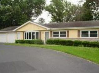 22 Elmwood Dr, Oswego, IL 60543