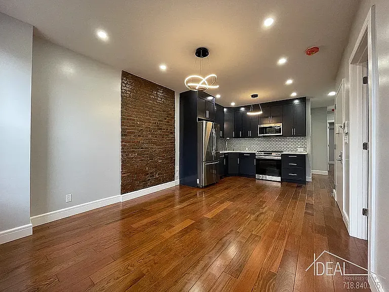 736 4th Ave #4 — Photo 1