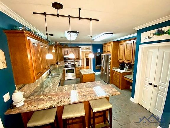 5th image of 272 Brentwood Dr