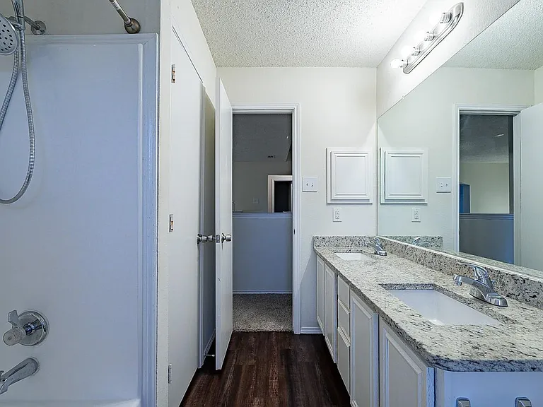 1408 Belaire Dr — Photo 21