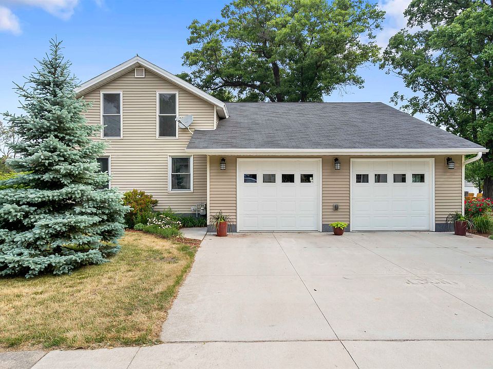 302 South St, Delhi, IA 52223 | Zillow