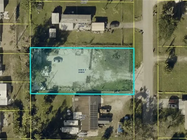 2811 Winona Dr, North Fort Myers, FL 33917
