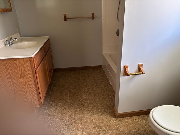3rd image of 4937 N River Rd #B