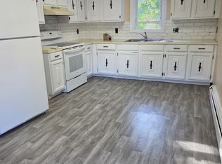 8-10 Snells Ct #2, West Warwick, RI 02893