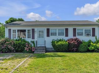 65 Ingalls St, Warwick, RI 02889