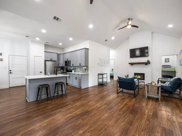 225 S Cherokee Shores Dr, Mabank, TX 75156