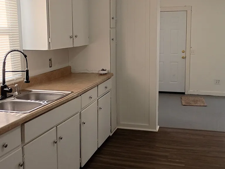 308 Wilson St — Photo 5