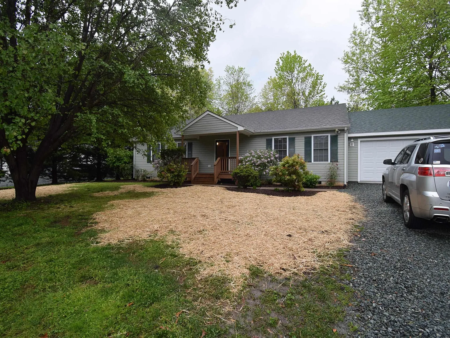 3 bed, 2.0 bath, 1400 sqft, $1,950 — Photo 4
