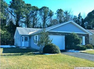 3 Cascade Ct, Brick, NJ 08724