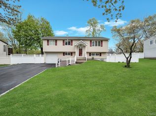 27 Pheasant Drive, Commack, NY 11725