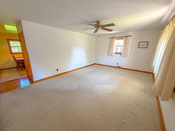 4th image of 1290 W North St