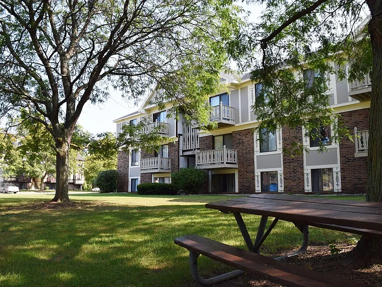 Swiss Valley Apartments — Photo 34