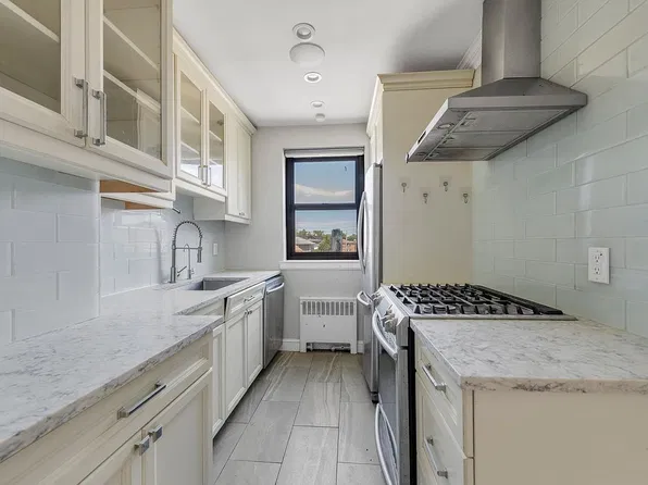 201-06 Rocky Hill Rd #6G2, Flushing, NY 11361