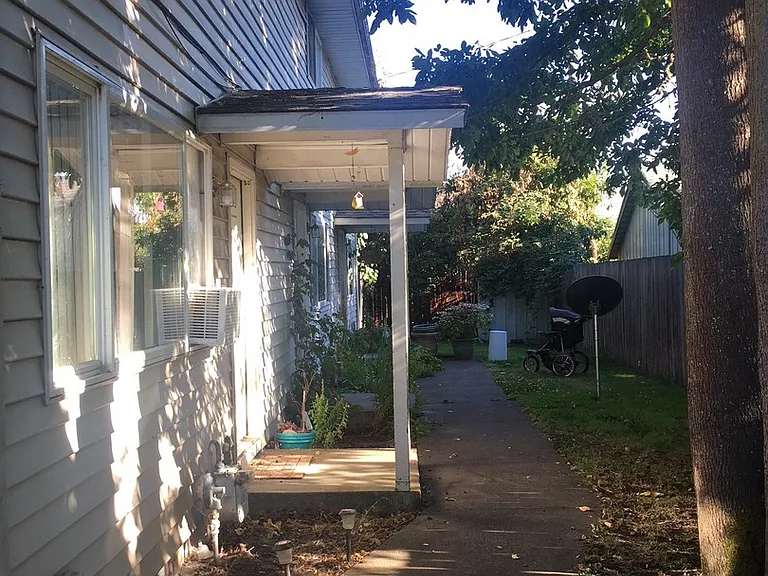 730 5th Ave SE #2 — Photo 4