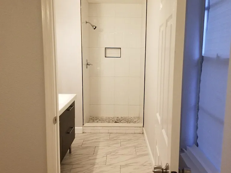 3633 Meriden Ave #A — Photo 11