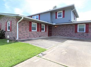 4962 Metropolitan Dr, New Orleans, LA 70126