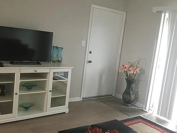4th image of 9454 Bay Colony Dr APT 3W