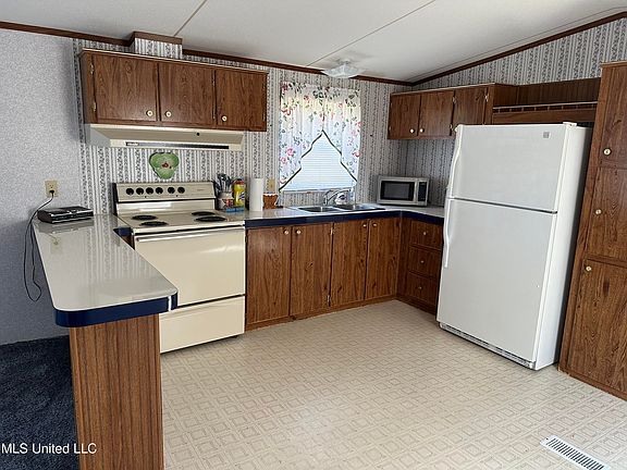 3rd image of 1409 Highway 90 Lot 91