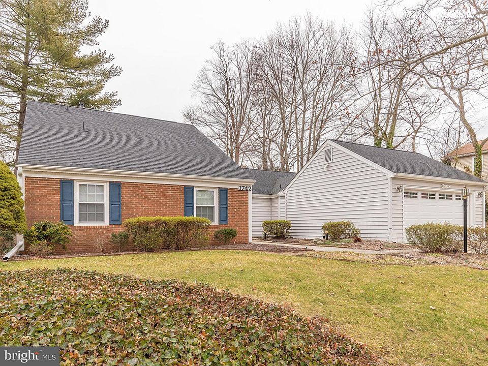 1st image of 1742 Mayfair Pl