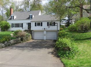 7 Surrey Way, West Hartford, CT 06117