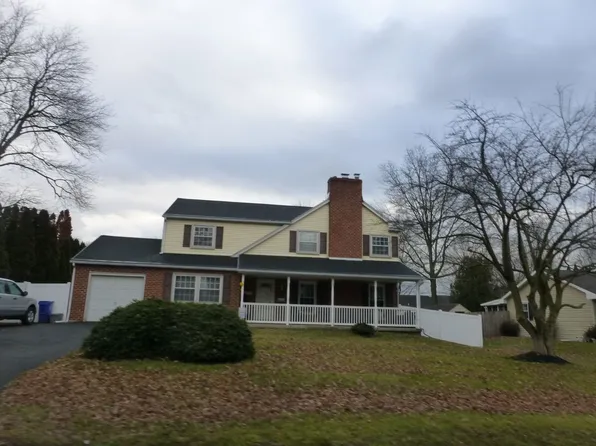 109 Old Airport Rd, Douglassville, PA 19518