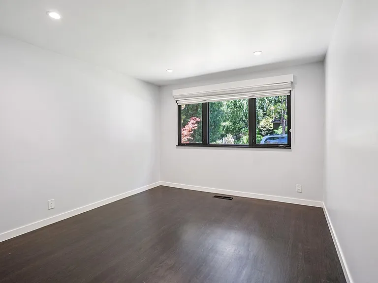 175 E Creek Dr — Photo 19