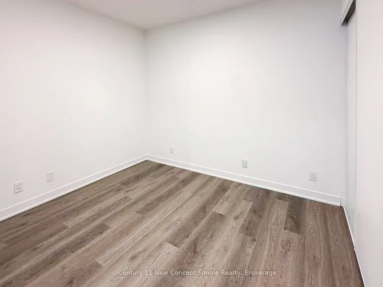180 Front St E #806 — Photo 7