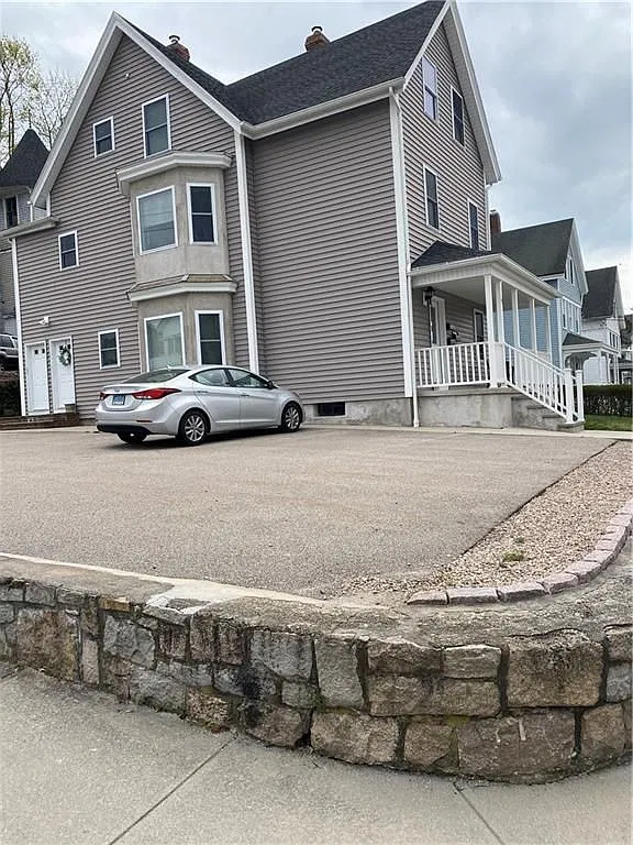 2 bed, 1.0 bath, 950 sqft, $1,825 — Photo 1