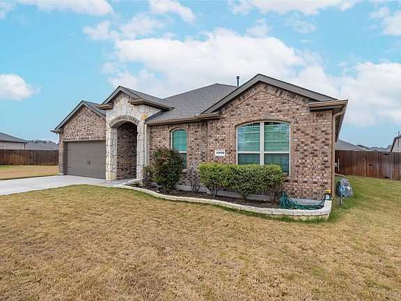 4th image of 4009 Forest Bend Rd