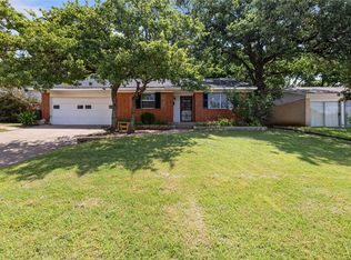 1813 Barron Ln, Fort Worth, TX 76112