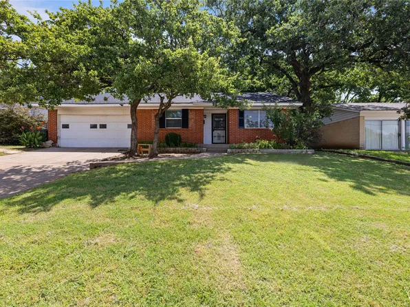 1813 Barron Ln, Fort Worth, TX 76112