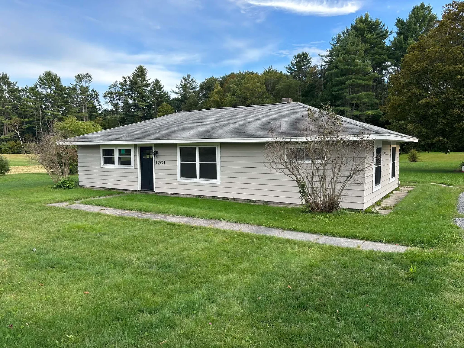 3 bed, 1491 sqft, $3,200 — Photo 1