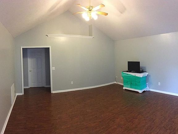 2nd image of 708 Villa Ct
